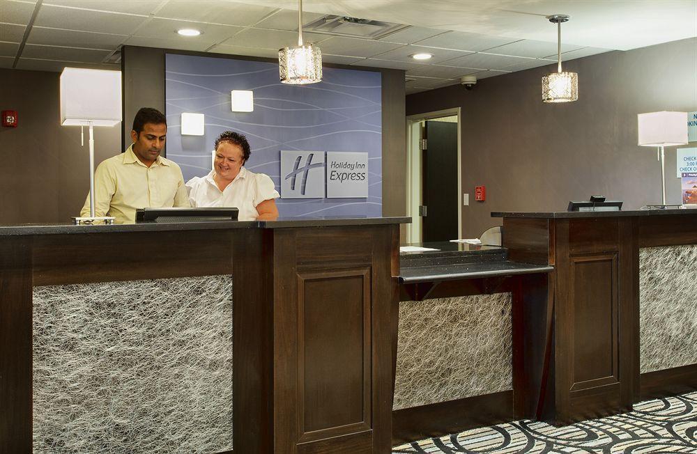 Holiday Inn Express Sidney By Ihg Exteriér fotografie